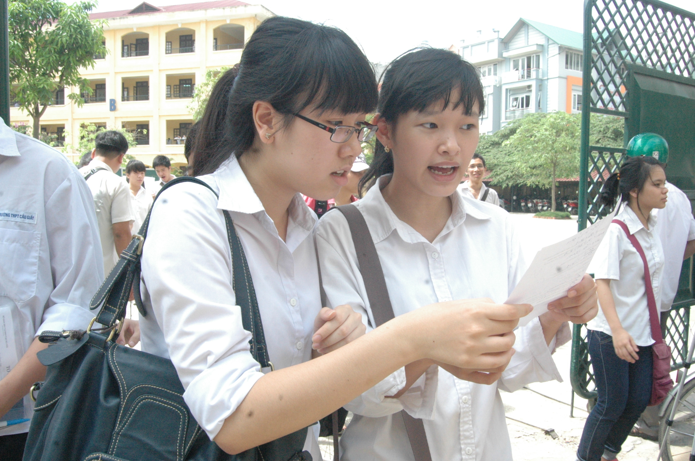 Gợi ý đáp án môn Toán thi tốt nghiệp