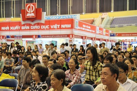 Săn sách, ký họa, giao lưu…ở Ngày hội Văn hóa Việt