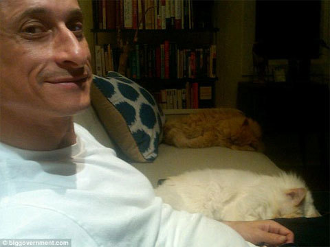 Nghị sĩ Mỹ rưng rưng thú nhận chat sex