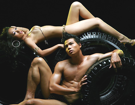 Nóng mặt vì ảnh nude của nam vương Tiến Đoàn