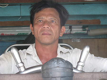 “Cột mốc” dọc biển Đông