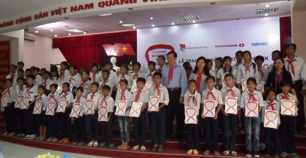 Để gió cuốn đi, để yêu thương lan tỏa