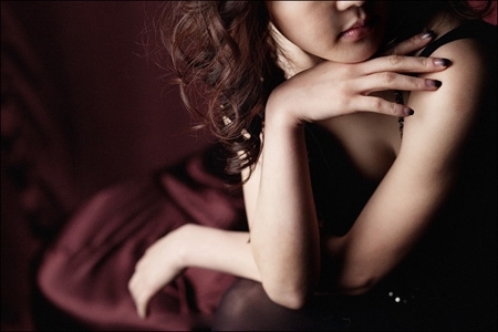 Vì bát cháo, 'mất toi' đời trai cho gái già