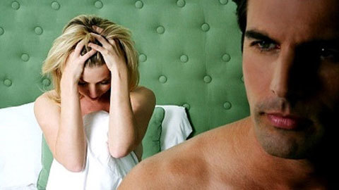 Ngày thì nói chia tay, đêm về thì...