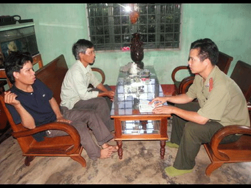 Cô dâu ôm vàng trốn trong đêm tân hôn