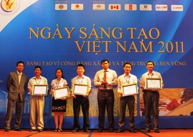 Tôn vinh 16 đề án đạt giải Ngày Sáng tạo Việt Nam 2011