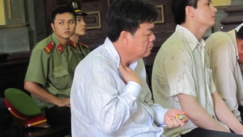 Xử phúc thẩm “quan” huyện nhận hối lộ