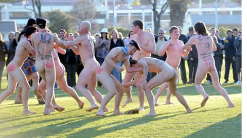 Những kiểu khỏa thân kỳ quái