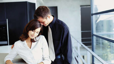 Ngoại tình với anh chồng, rồi cặp đồng nghiệp