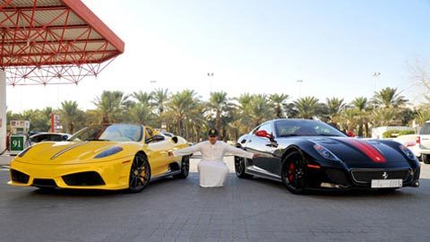 Thêm 2 xe Ferrari 'khủng' về garage thiếu gia 21 tuổi