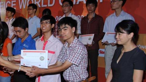 Thí sinh trường nghề áp đảo cuộc thi trên máy tính
