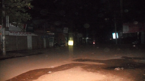 Tội phạm ma túy đi Lexus nã súng bỏ chạy