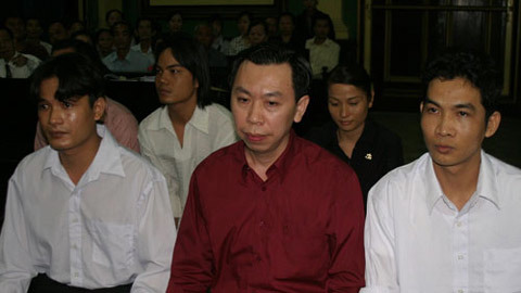 Hoãn phiên phúc thẩm vụ “địa ngục mát xa”