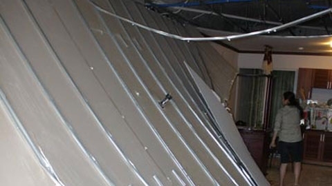 Gió lớn, sập trần căn hộ Quốc Cường Gia Lai