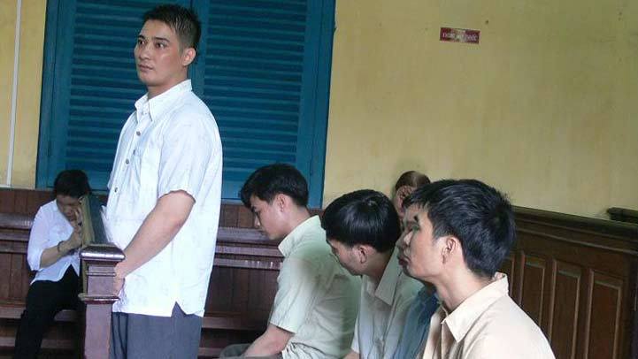 Băng cướp chuyên chặn du khách nước ngoài lãnh án