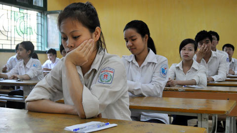 HS chép, quay bài: Giằng xé bắt hay thả