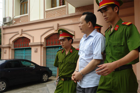 Y án vụ “hiệu trưởng mua dâm”