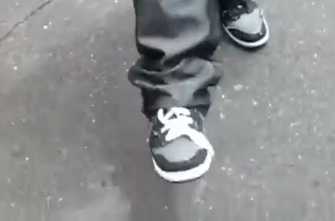 Clip lắc chân có thể buộc dây giầy