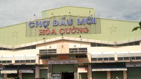 Hàng chục tiểu thương bị cướp tài sản