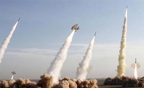 Iran thử thành công 14 tên lửa
