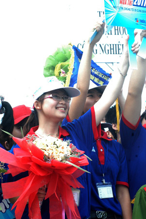 Khắp nơi đồng hành cùng sỹ tử mùa thi