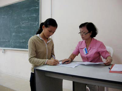 Nhật kí coi thi của những người đẹp sinh viên