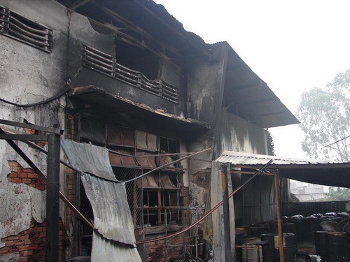 Cháy lớn tại kho hóa chất