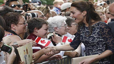 William và Kate được hân hoan chào đón tại Canada