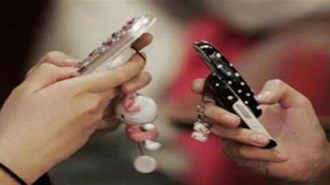 Teen hoảng hồn vì bị “khiêu dâm” qua di động