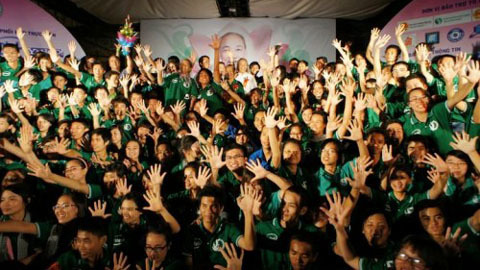 1.000 bạn trẻ đi bộ xuyên Việt