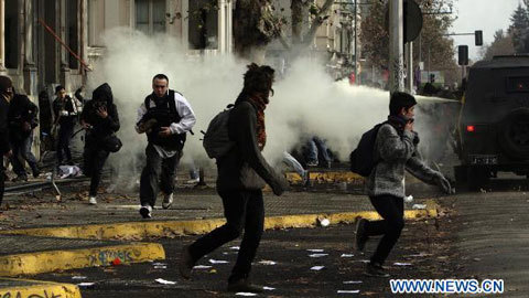 Sinh viên đòi cải cách giáo dục