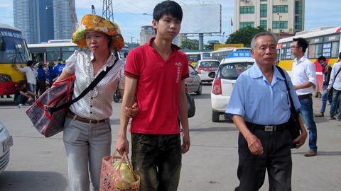 Hà Nội lại đông nghẹt trong ngày cận thi