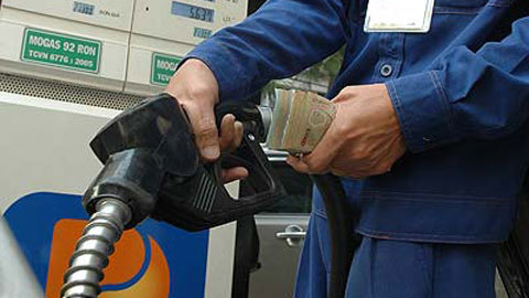 Nhập nhèm giá xăng dầu