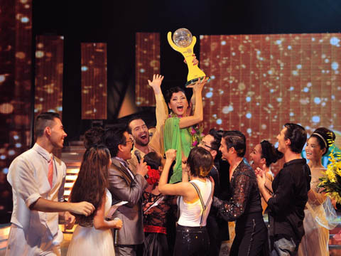 Thu Minh đăng quang Nữ hoàng khiêu vũ 2011