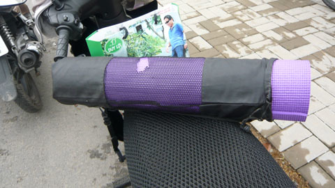 Lọ mọ bên ngoài phòng thi