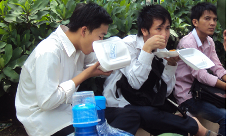 Sẻ chia nguồn “thực” giúp sĩ tử “vực đạo”