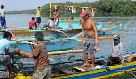 Máy bay lạ quấy nhiễu tàu cá Philippines