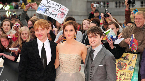 Emma Watson lộng lẫy trong buổi ra mắt 