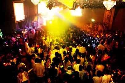 Lối về của nữ sinh 'săn tình mua vui'