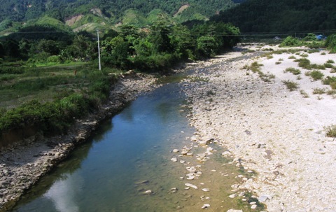 Nghi án giết người yêu rồi ôm mìn tự sát