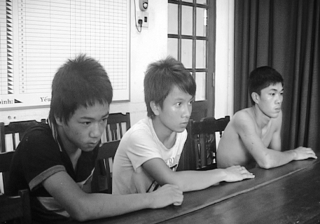 Kéo nhau đi chém người để lấy tiền nhậu