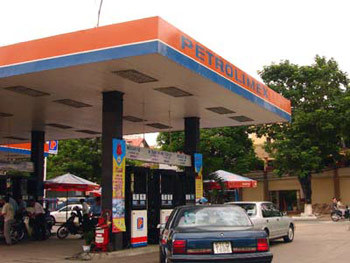 Petrolimex đàm phán mua xăng dầu từ TQ