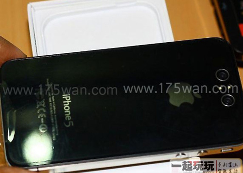Lộ ảnh iPhone 5 camera kép 3D?