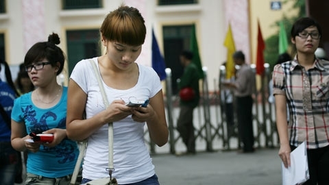 Nữ sinh Ams luận chuyện 'lộ hàng'