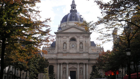 Đại học Anh: Siêu cường đang bị đe dọa?