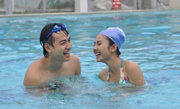 Bản sao Tăng Thanh Hà tình tứ với 