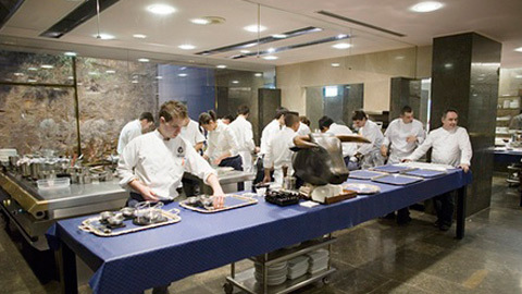 Quan chức ngân hàng đốt 250 triệu cho bữa tiệc xa xỉ