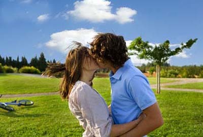 Dưỡng da bằng… 