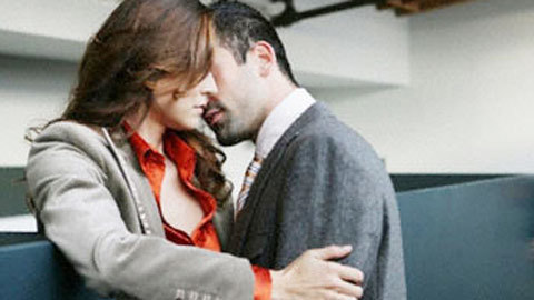 Vì tiền tôi đã phản bội chồng suốt 3 năm...