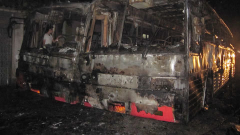 2 xe khách cháy bí ẩn do chủ bị thù?